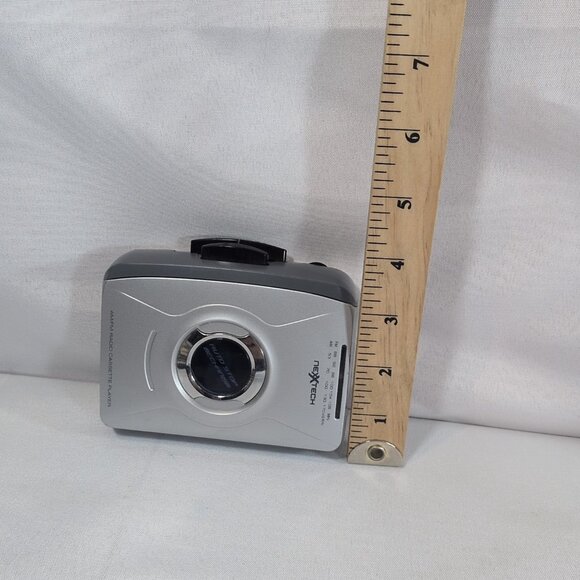 Nexxtech AM/FM Radio Cassette Player 14904949 Portable Headphones Silver TESTED - Picture 8 of 16
